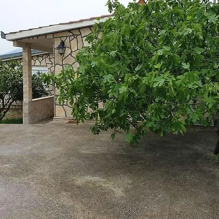 Apartamento With A Parking Space Kastel Stari, Kastela - 21827 Kaštel Stari