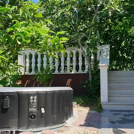Apartamento With A Parking Space Kastel Stari, Kastela - 21827